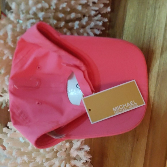 Michael Kors NWT - barbie pink 🩷 adjustable! NEVER WORN! - Picture 5 of 9
